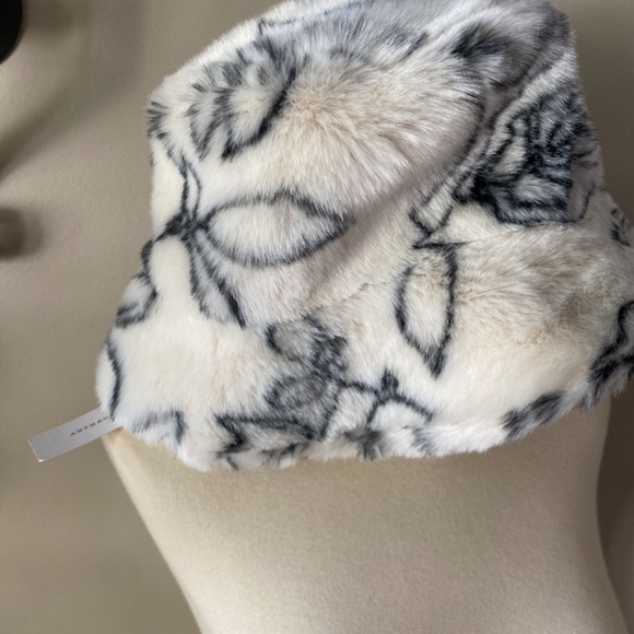NWT Anthropologie Faux Fur Bucket Hat - Picture 5 of 5